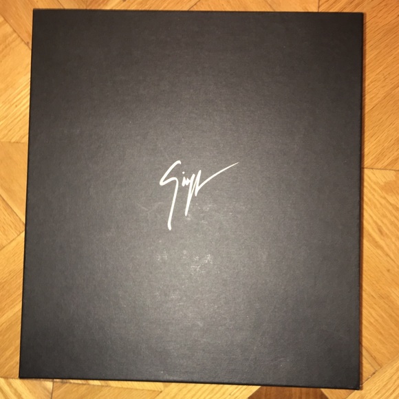 NIB- Auth Giuseppe Zanotti Platform - Picture 8 of 8